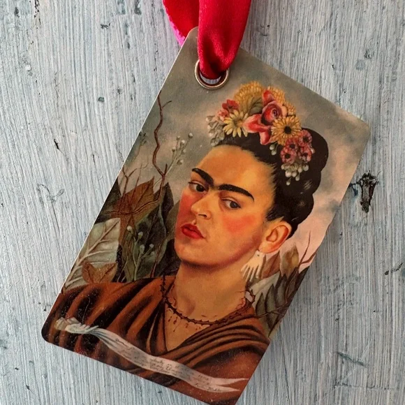 Frida Kahlo Luggage Tag with Beautiful Pink & Red Ribbon - Picture 9 of 11